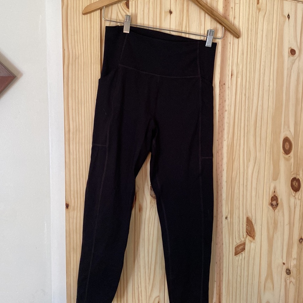 Girlfriend Collective leggings.
